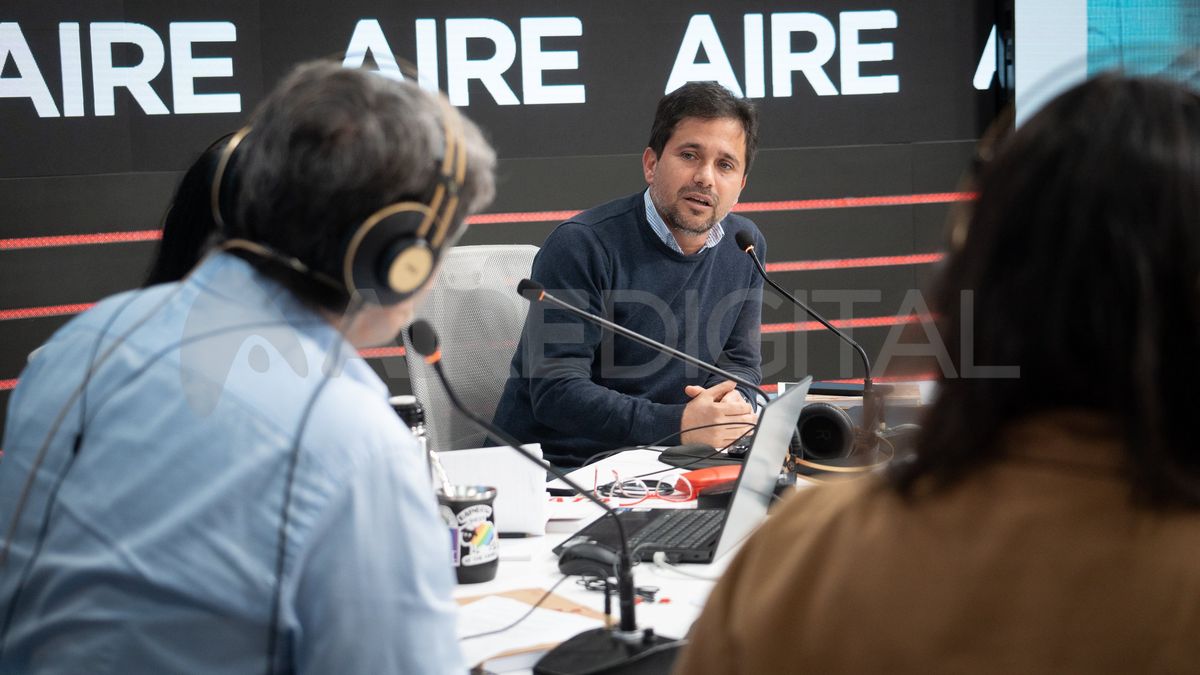 En AIRE, Simoniello dijo que hay mil hectáreas de inmuebles ociosos en la ciudad de Santa Fe.