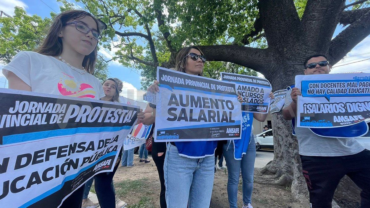 Amsafé rechazó la propuesta paritaria del Gobierno provincial y realizará jornadas de protestas todos los miércoles.