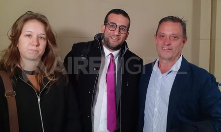 De izquierda a derecha. Los abogados Clara Vázquez e Ignacio Alfonso Garrone junto con el médico Lorenzo. De izquierda a derecha. Los abogados Clara Vázquez e Ignacio Alfonso Garrone junto con el médico Lorenzo.