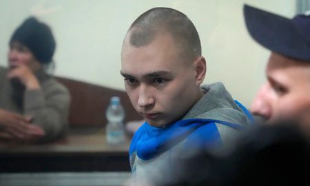El abogado defensor de Shishimarin, Victor Ovsianikov, había pedido su absolución amparando la acción criminal en la orden del superior. El abogado defensor de Shishimarin, Victor Ovsianikov, había pedido su absolución amparando la acción criminal en la orden del superior.