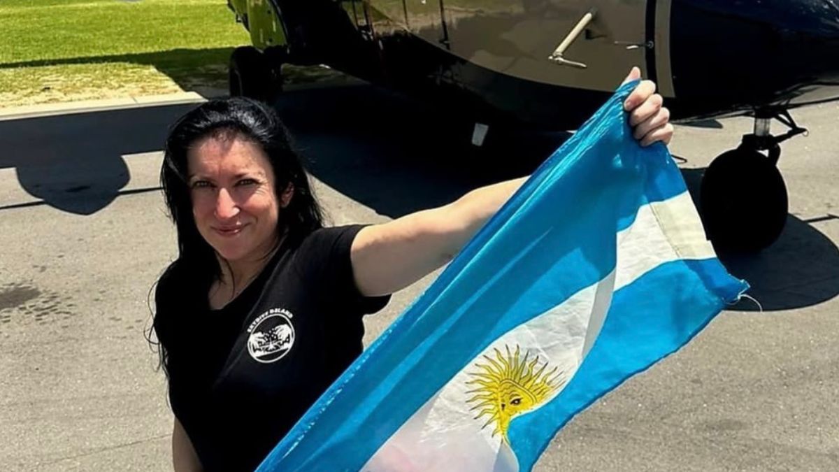 Además de su carrera deportiva, Azugna desarrolla una trayectoria profesional de más de dos décadas en el Grupo Sancor Seguros. Además de su carrera deportiva, Azugna desarrolla una trayectoria profesional de más de dos décadas en el Grupo Sancor Seguros.