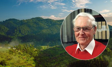 El virólogo australiano Frank Fenner dijo que desapareceremos probablemente en el próximo siglo, debido a la sobrepoblación, la destrucción del medio ambiente y al cambio climático. El virólogo australiano Frank Fenner dijo que desapareceremos probablemente en el próximo siglo, debido a la sobrepoblación, la destrucción del medio ambiente y al cambio climático.