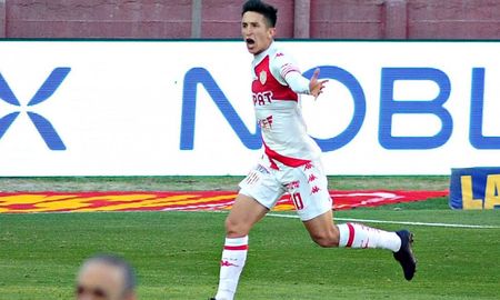 Ezequiel Cañete sufrió una dura lesión y estará, al menos, seis meses sin jugar en Unión. Ezequiel Cañete sufrió una dura lesión y estará, al menos, seis meses sin jugar en Unión.