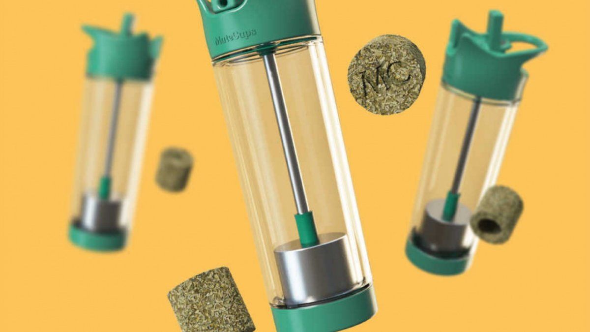 Emprendedores santafesinos inventaron una botella para tomar mate sin bombilla y la venden en dólares a 47 países