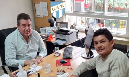 Luis Pulga Rodríguez vence su contrato con Colón el 30 de junio y desde Atlético Tucumán se subieron formalmente a las negociacioes por contratarlo. Luis Pulga Rodríguez vence su contrato con Colón el 30 de junio y desde Atlético Tucumán se subieron formalmente a las negociacioes por contratarlo.