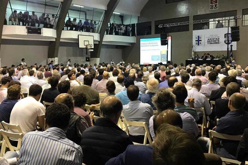 Un club de Buenos Aires dejará, por primera vez, que mujeres sean socias