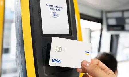 Con débito o crédito, y usando el celular, los santafesinos podrán viajar más barato e incluso gratis. Con débito o crédito, y usando el celular, los santafesinos podrán viajar más barato e incluso gratis.