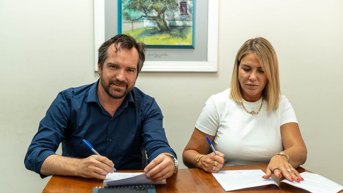 El acuerdo fue suscripto por la CEO de Torre Puerto, Mar&iacute;a Jos&eacute; Correa, y el intendente de Santo Tom&eacute;, Miguel Weiss Ackerley.