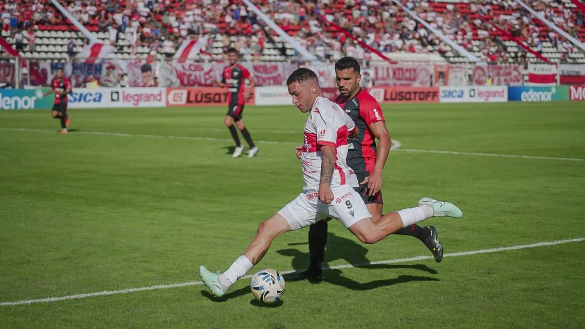 Colón se volvió con las manos vacías desde Buenos Aires tras visitar a Deportivo Morón. Colón se volvió con las manos vacías desde Buenos Aires tras visitar a Deportivo Morón.