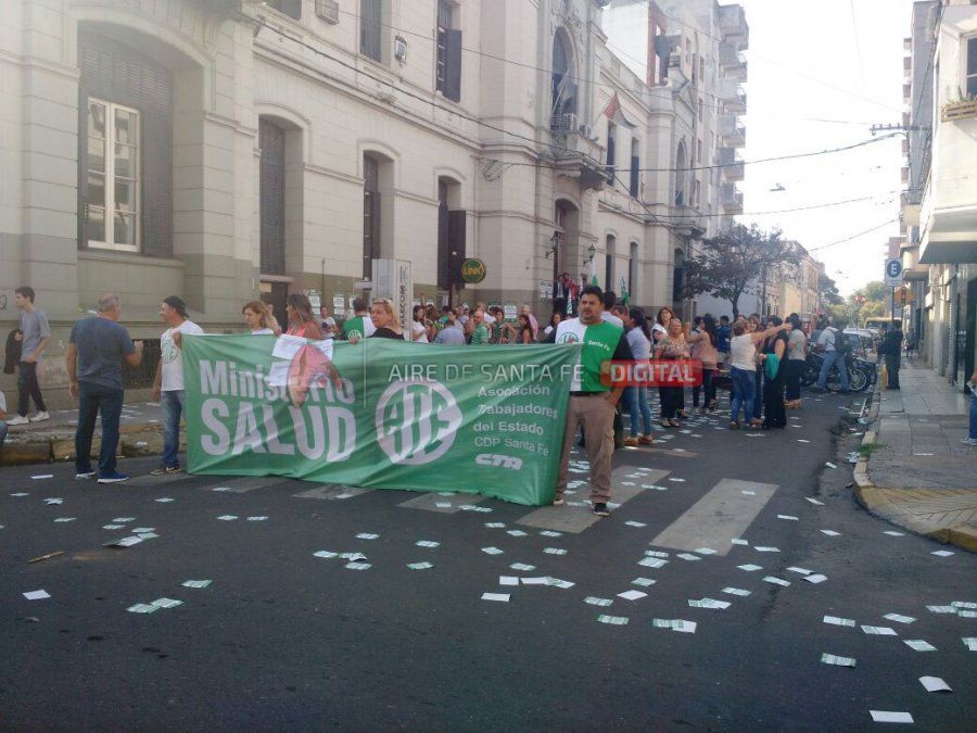 ATE se manifiesta en los Ministerios de Salud y Educación