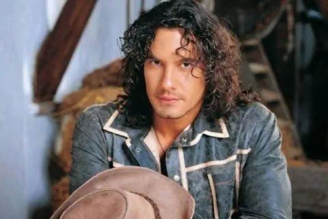 Mario Cimarro fue Juan Reyes.