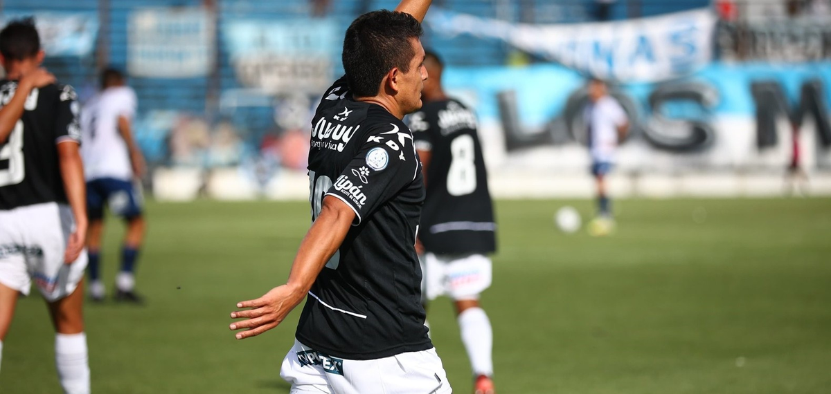 El impresionante golazo del Pulga Rodríguez para Gimnasia de Jujuy ante Güemes