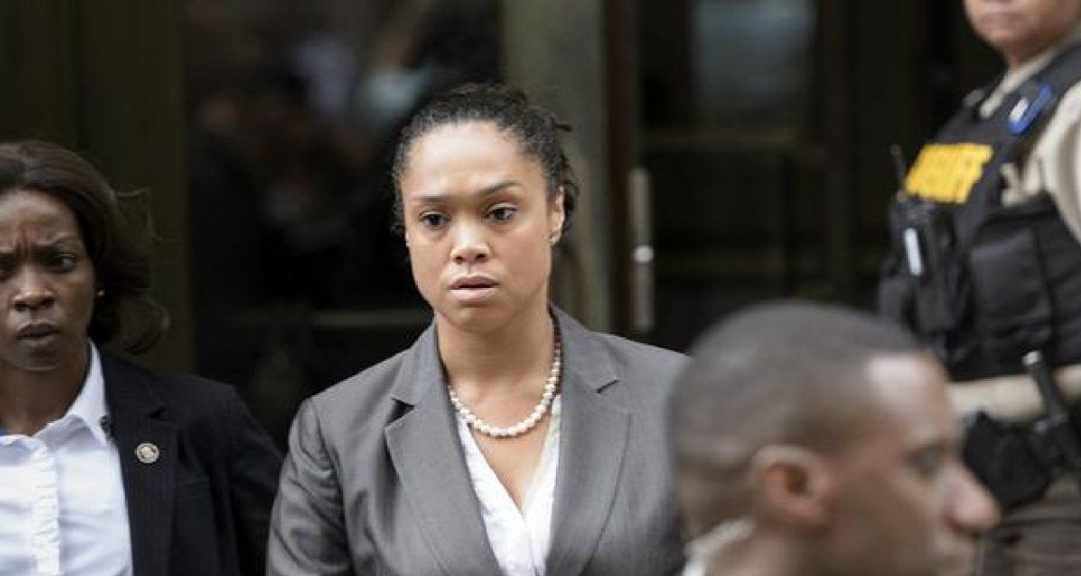 La fiscal estatal Marilyn Mosby señaló que seguirán usando todo a su disposición para encontrar a los asesinos de su Mustafá. (Foto: Brendan Smialowski / AFP)