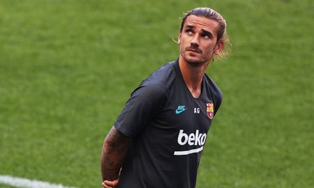 Antoine Griezmann no quiso cobrar la totalidad de su sueldo para ayudar al Barcelona a pagar a todos sus trabajadores. Antoine Griezmann no quiso cobrar la totalidad de su sueldo para ayudar al Barcelona a pagar a todos sus trabajadores.