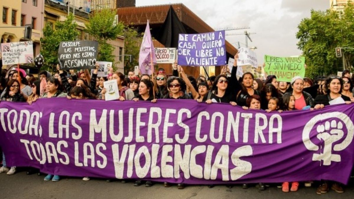 El 3 de junio de 2015 se realiza en Argentina la primera marcha Ni una menos.