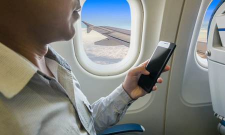Miraba pornografía infantil en el avión: condenado a 5 años de prisión Miraba pornografía infantil en el avión: condenado a 5 años de prisión