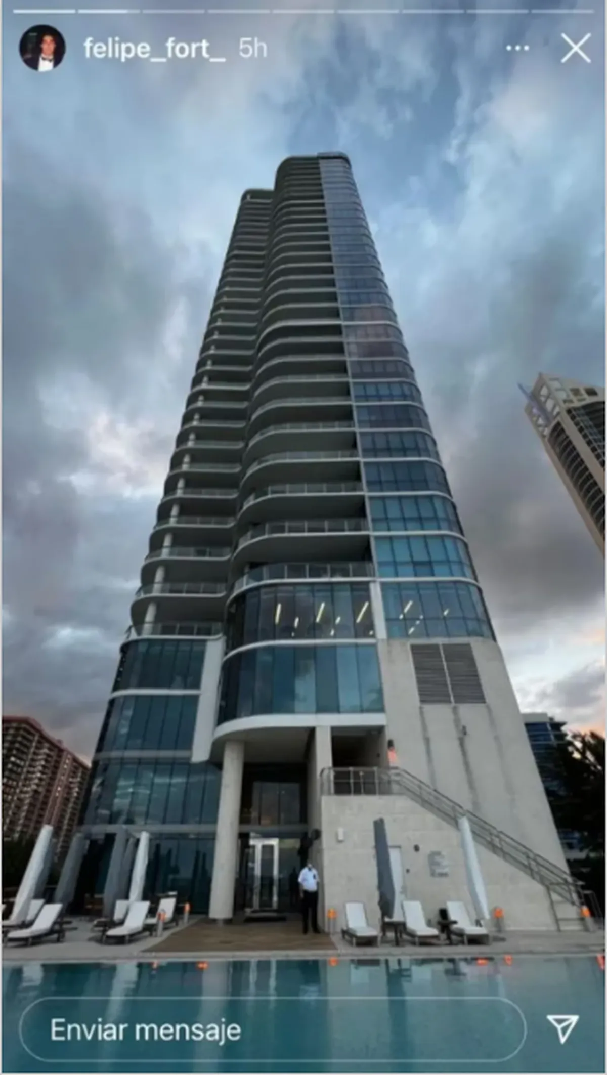 Felipe Fort mostró un lujoso edificio en Miami.