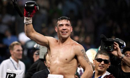 Luego de seis años, Maravilla Martínez volvió al ring. Luego de seis años, Maravilla Martínez volvió al ring.