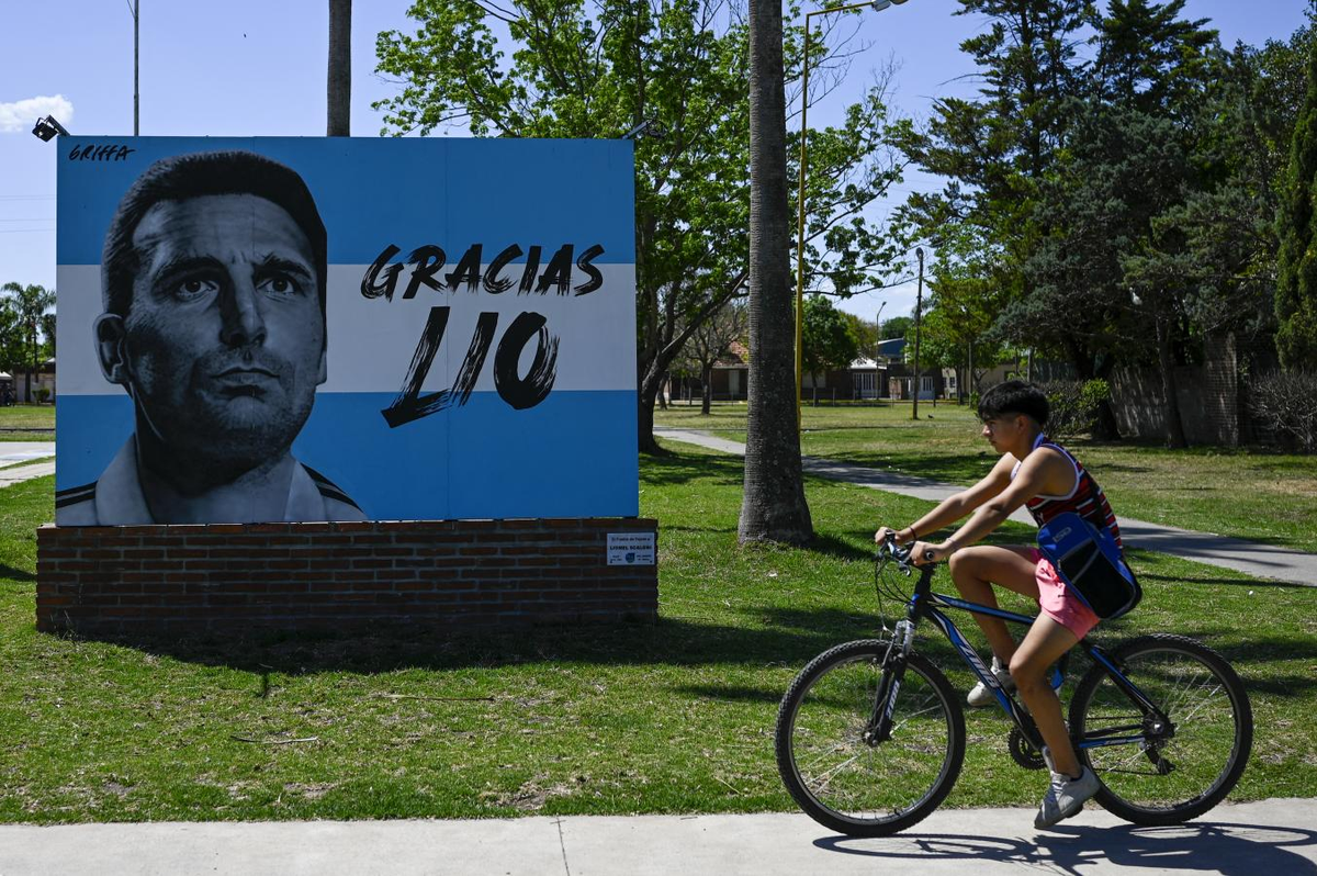 Lionel Scaloni le cambió la cara a Pujato. Lionel Scaloni le cambió la cara a Pujato.