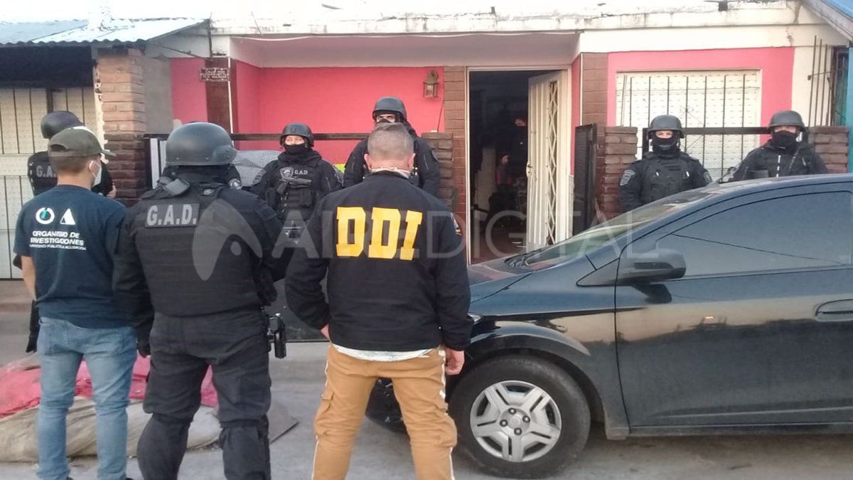 Seis allanamientos, cuatro detenidos y un auto secuestrado. El resultado del procedimiento ejecutado en Buenos Aires.