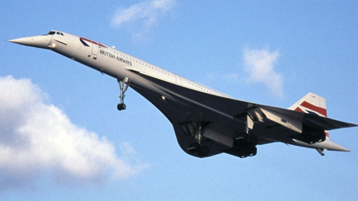 Durante 27 años, el Concorde superó todos los límites de velocidad, tecnología de punta y lujo. En su tiempo, sus sistemas de vuelo eran los más modernos y complejos jamás vistos; su inconfundible nariz y su delgado fuselaje y ala delta le daban la apariencia de una flecha surcando el cielo, el que atravesaba más rápido que una bala de fusil. Durante 27 años, el Concorde superó todos los límites de velocidad, tecnología de punta y lujo. En su tiempo, sus sistemas de vuelo eran los más modernos y complejos jamás vistos; su inconfundible nariz y su delgado fuselaje y ala delta le daban la apariencia de una flecha surcando el cielo, el que atravesaba más rápido que una bala de fusil.
