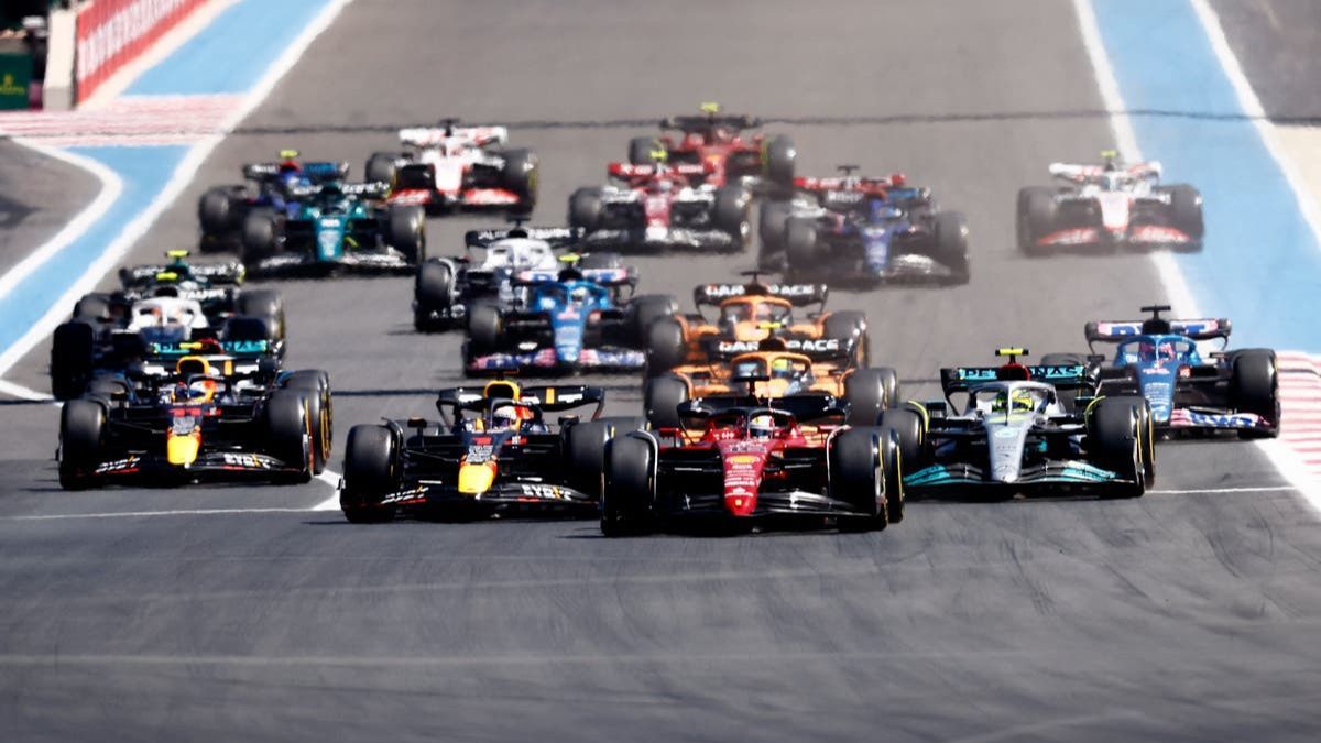 Leclerc largó desde la pole, Verstappen segundo. Fue una dura batalla entre Ferrari y Red Bull hasta que el monegasco chocó contra las barreras motivando su abandono.