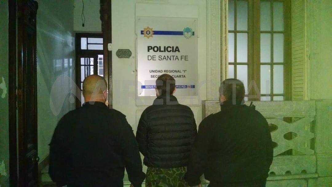 El sospechoso se presentó en la comisaría y quedó detenido