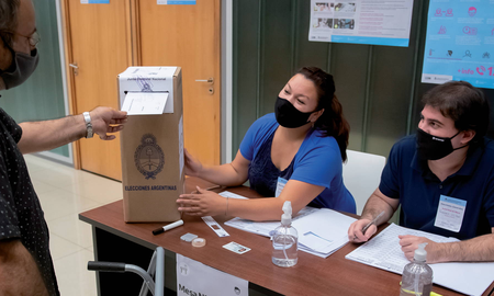 Elecciones 2021: cómo se debe cerrar el sobre para evitar la propagación del coronavirus. Elecciones 2021: cómo se debe cerrar el sobre para evitar la propagación del coronavirus.