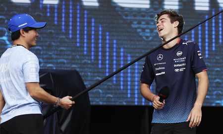 el guino del rb team a colapinto: el duo que no sabias que necesitabas... el guino del rb team a colapinto: el duo que no sabias que necesitabas...
