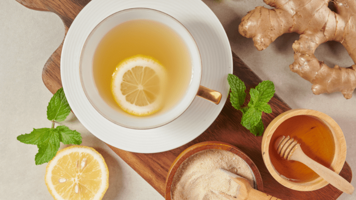 La miel, el limón y el jengibre pueden ser grandes aliados para realizar remedios caseros y combatir el resfrío. La miel, el limón y el jengibre pueden ser grandes aliados para realizar remedios caseros y combatir el resfrío.