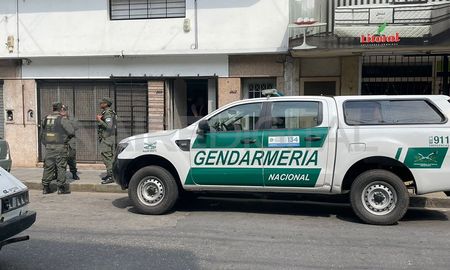 Durante varias horas estuvo parado un móvil de la fuerza federal en la puerta del local.&nbsp;