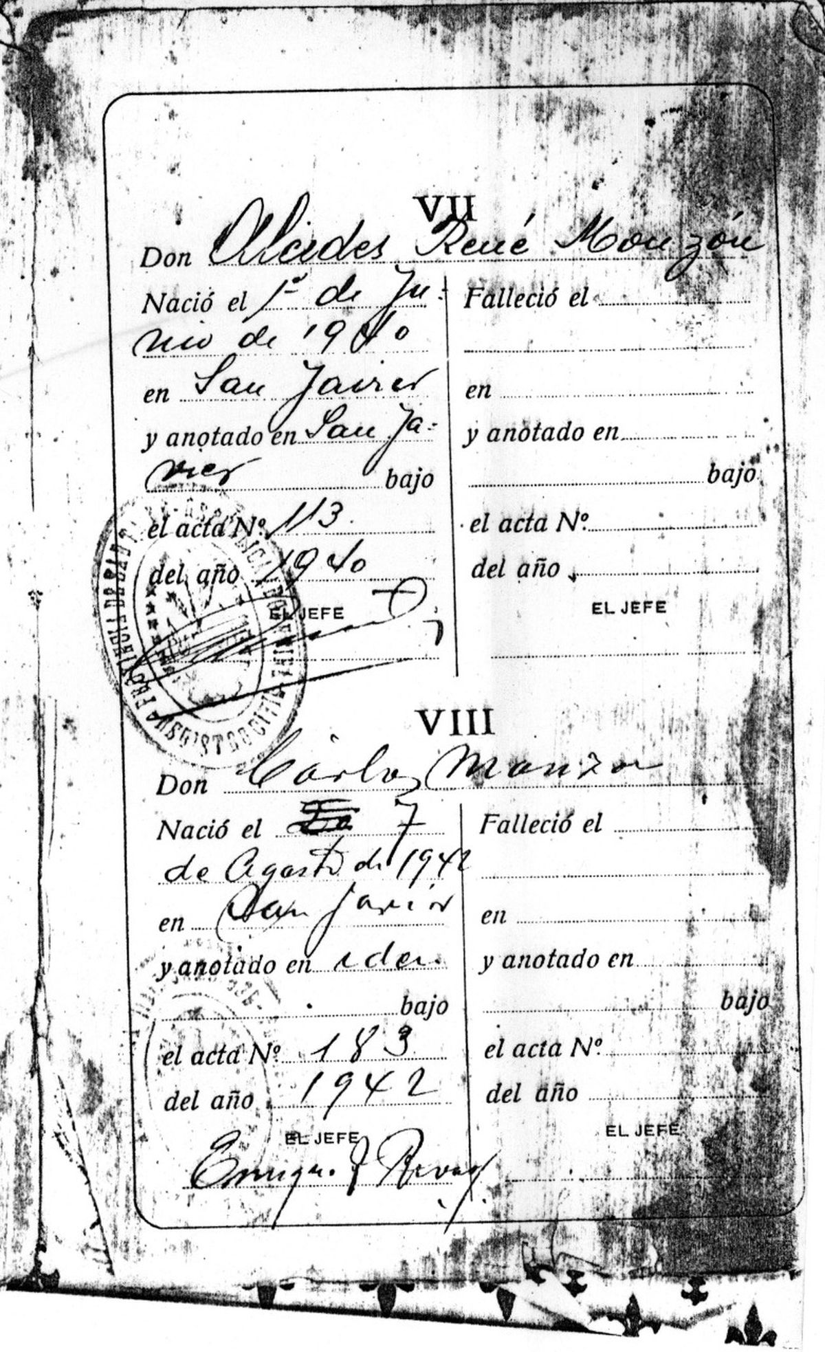 Carlos Monzón nació en San Javier el viernes 7 de agosto de 1942. Fue el octavo hijo (el sexto varón y el cuarto que vino al mundo en esta localidad) del matrimonio conformado por Roque Monzón y Amalia Ledesma. El nacimiento del futuro monarca indiscutido de los medianos fue certificado en la Libreta de Familia por Enrique Rivas, jefe del Registro Civil de San Javier, en el acta 183.