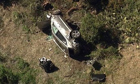 Debido a la destrucción del vehículo, Tiger Woods debió ser rescatado del interior del mismo con pinzas hidráulicas, según confirmó el Departamento del Sheriff del condado de Los Ángeles (LASD). Debido a la destrucción del vehículo, Tiger Woods debió ser rescatado del interior del mismo con pinzas hidráulicas, según confirmó el Departamento del Sheriff del condado de Los Ángeles (LASD).