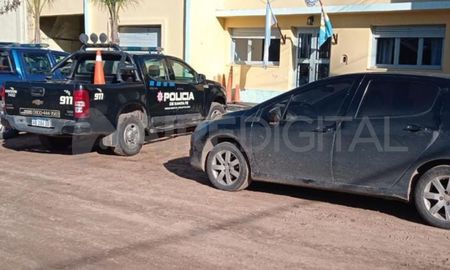 Una pareja detenida por estafar vendiendo escobillones en Cayastá. Una pareja detenida por estafar vendiendo escobillones en Cayastá.