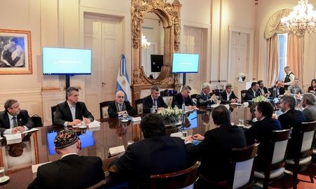 el gobierno da una senal y arranca con un recorte del 20% de los cargos politicos el gobierno da una senal y arranca con un recorte del 20% de los cargos politicos