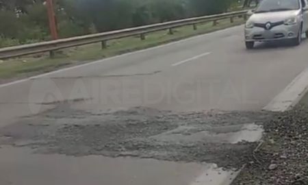 Preocupa el mal estado de la calzada en la Ruta Nacional 168. Preocupa el mal estado de la calzada en la Ruta Nacional 168.
