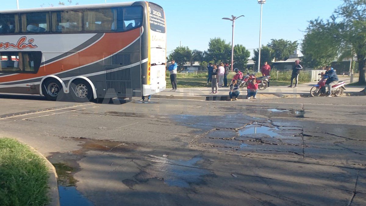 Los chicos estuvieron cuatro horas arriba del colectivo que nunca arrancó.&nbsp;