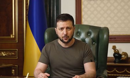 Juntos, tenemos el potencial de detener la guerra que ha iniciado Rusia y reconstruir lo que Rusia ha destruido, dijo Zelenski en el video publicado en Twitter. Juntos, tenemos el potencial de detener la guerra que ha iniciado Rusia y reconstruir lo que Rusia ha destruido, dijo Zelenski en el video publicado en Twitter.
