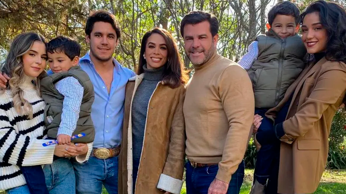 Participó en la versión teatral en español de Grease