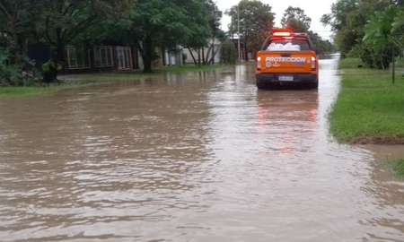 Las lluvias y el agua que llegó desde Santiago del Estero complicaron la situación en el norte de Santa Fe. Las lluvias y el agua que llegó desde Santiago del Estero complicaron la situación en el norte de Santa Fe.
