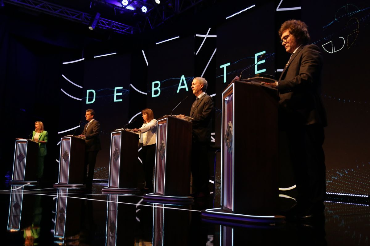 Debate presidencial 2023: los candidatos se preparan para intercambiar posturas. Debate presidencial 2023: los candidatos se preparan para intercambiar posturas.