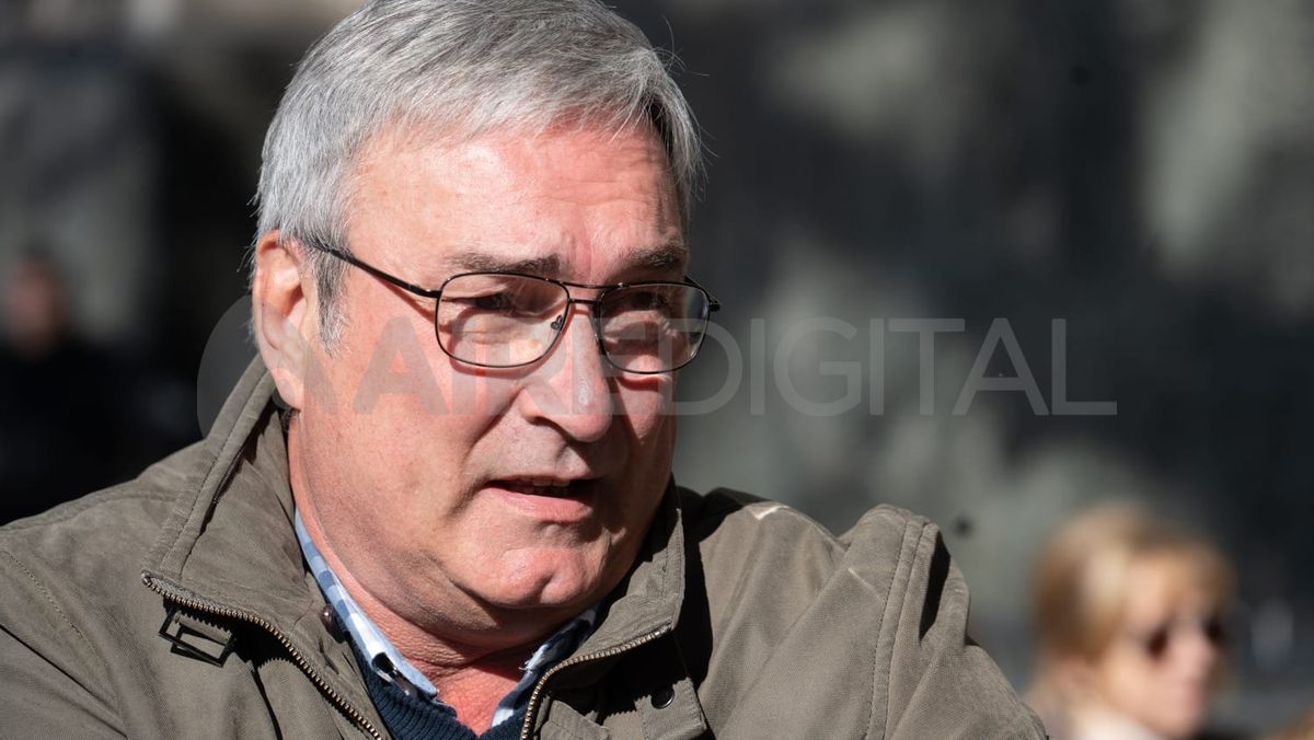 Julio Cabal, padre de la víctima homónima, fue a presenciar el inicio del juicio por el asesinato de su hijo. 