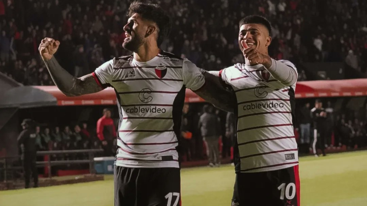 Colón recibirá su cumpleaños siendo puntero de la Zona en la Primera Nacional. Colón recibirá su cumpleaños siendo puntero de la Zona en la Primera Nacional.