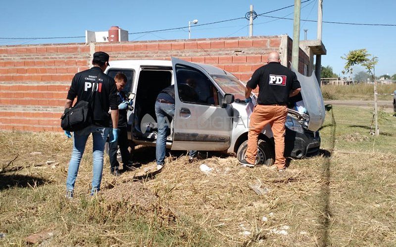 Quedó “pegado” por una selfie: la foto que complica a la banda de los entrerrianos