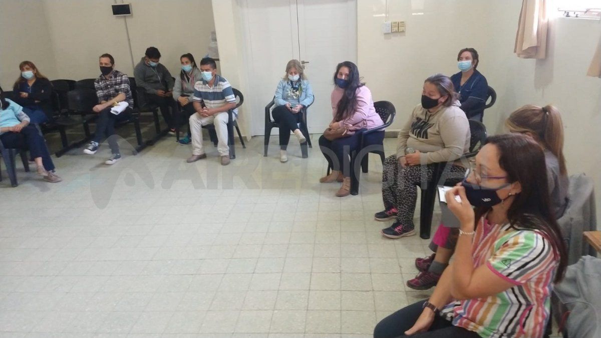 Los padres reclaman que los directivos les dicen que van a hacer algo, pero que tienen que esperar y tampoco les dan fechas concretas.