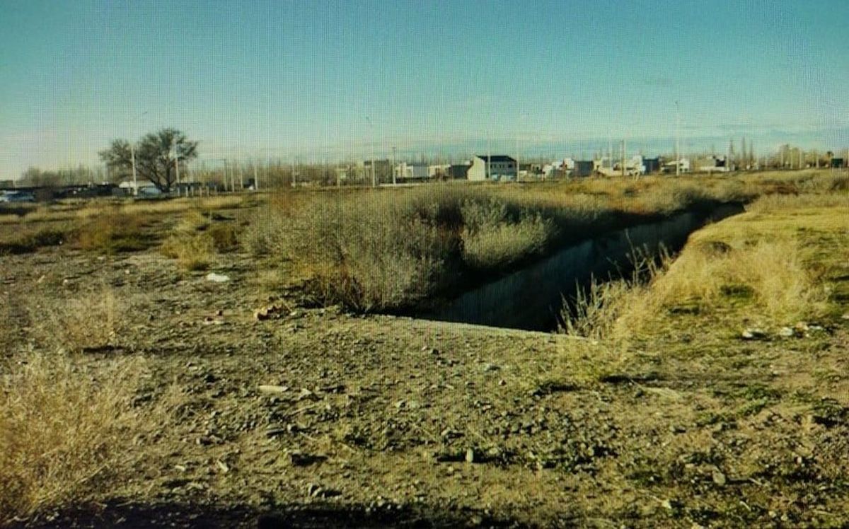 La alcantarilla a la cual cayó el hombre de 67 años en Cipolletti. La alcantarilla a la cual cayó el hombre de 67 años en Cipolletti.