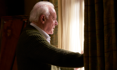 Adaptada de la obra de teatro Le Père (El Padre) The Father sigue la vida de Anthony (Anthony Hopkins), un hombre que rechaza a todas y cada una de las cuidadoras que su hija Anne (Olivia Colman) intenta contratar para que le ayuden en casa. Adaptada de la obra de teatro Le Père (El Padre) The Father sigue la vida de Anthony (Anthony Hopkins), un hombre que rechaza a todas y cada una de las cuidadoras que su hija Anne (Olivia Colman) intenta contratar para que le ayuden en casa.