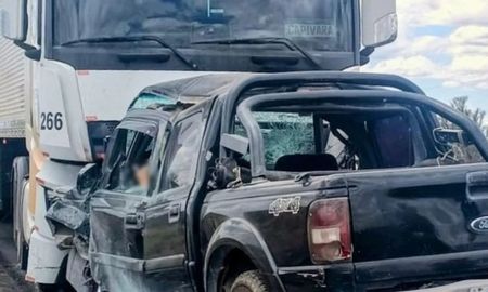 Un hombre falleció este sábado como consecuencia del brutal accidente frontal que protagonizó contra un camión brasileño en la Ruta Nacional 153. Un hombre falleció este sábado como consecuencia del brutal accidente frontal que protagonizó contra un camión brasileño en la Ruta Nacional 153.
