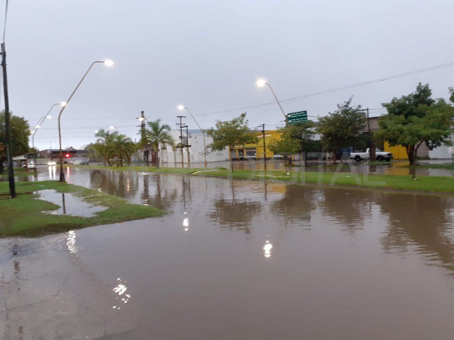 Así estaba Facundo Zuviría al 8200 en la mañana de este sábado tras las lluvias.
