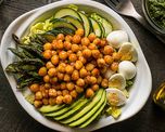 Ensalada de garbanzos para llevar una alimentación consciente. Ensalada de garbanzos para llevar una alimentación consciente.